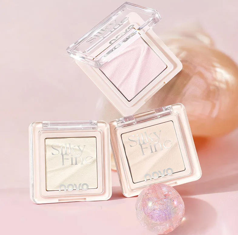 NOVO Floating Light Powder — swatch detail
