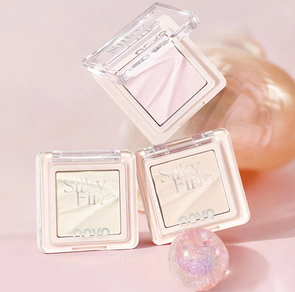 NOVO Floating Light Powder — swatch detail